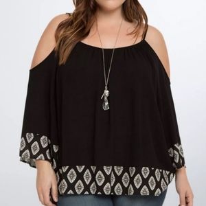 Torrid NWOT Cold Shoulder Geometric tunic